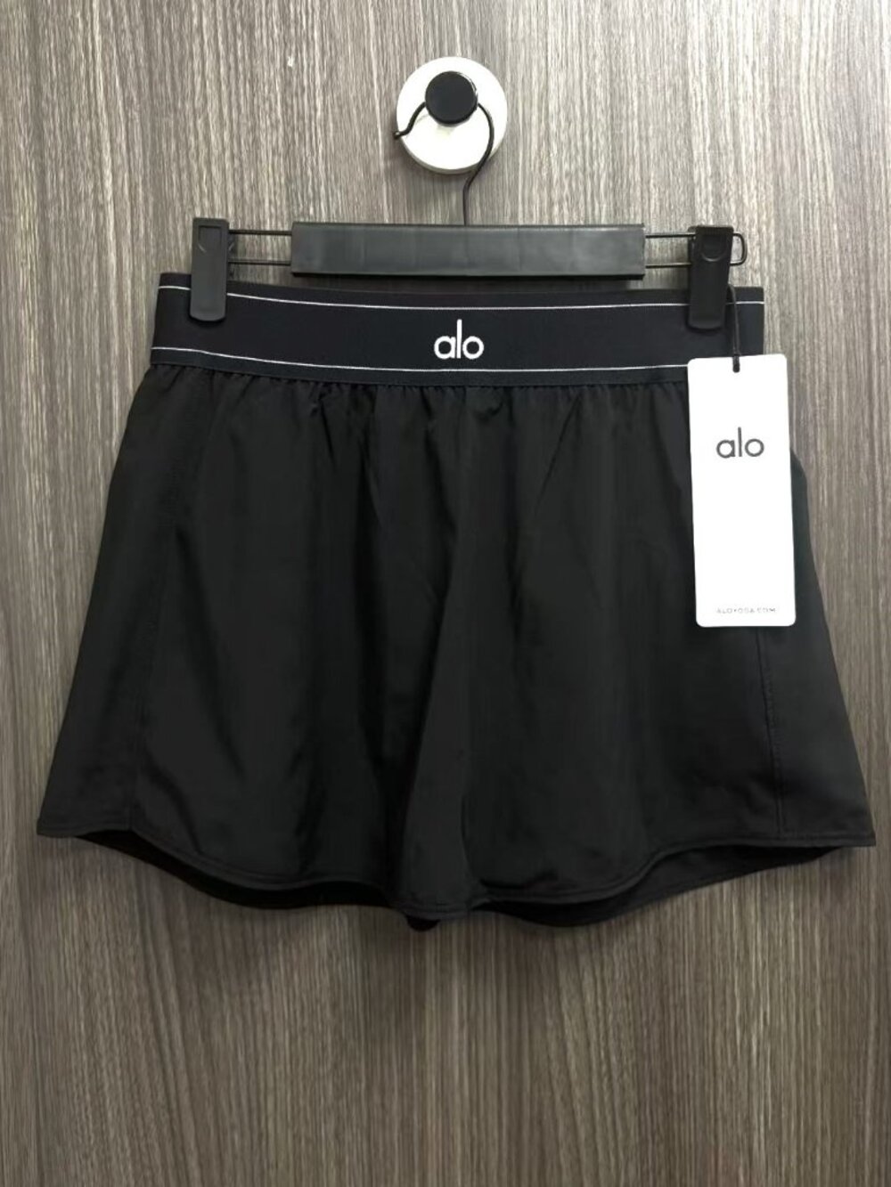 ✨Alo Match Point High-Waisted Tennis Mini Skirt (Black) 🖤 - Picture 2 of 6